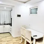 Central Apartments Lejlighed Tirana