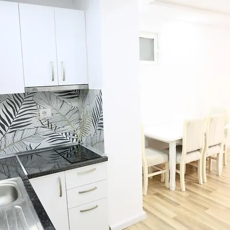 Central Apartments Apartamento *