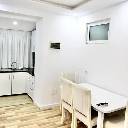 Central Apartments Daire Tiran