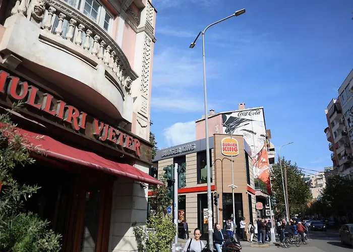Central Apartments * Тирана